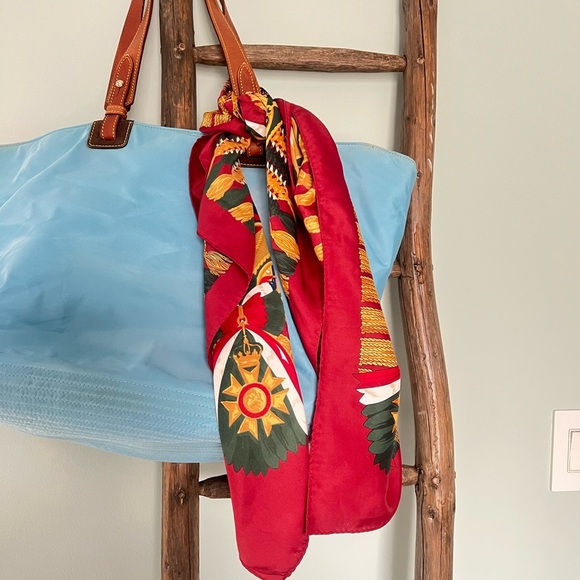 Scarf Square Tassels Medallion Print Burgundy Gold - Picture 2 of 5